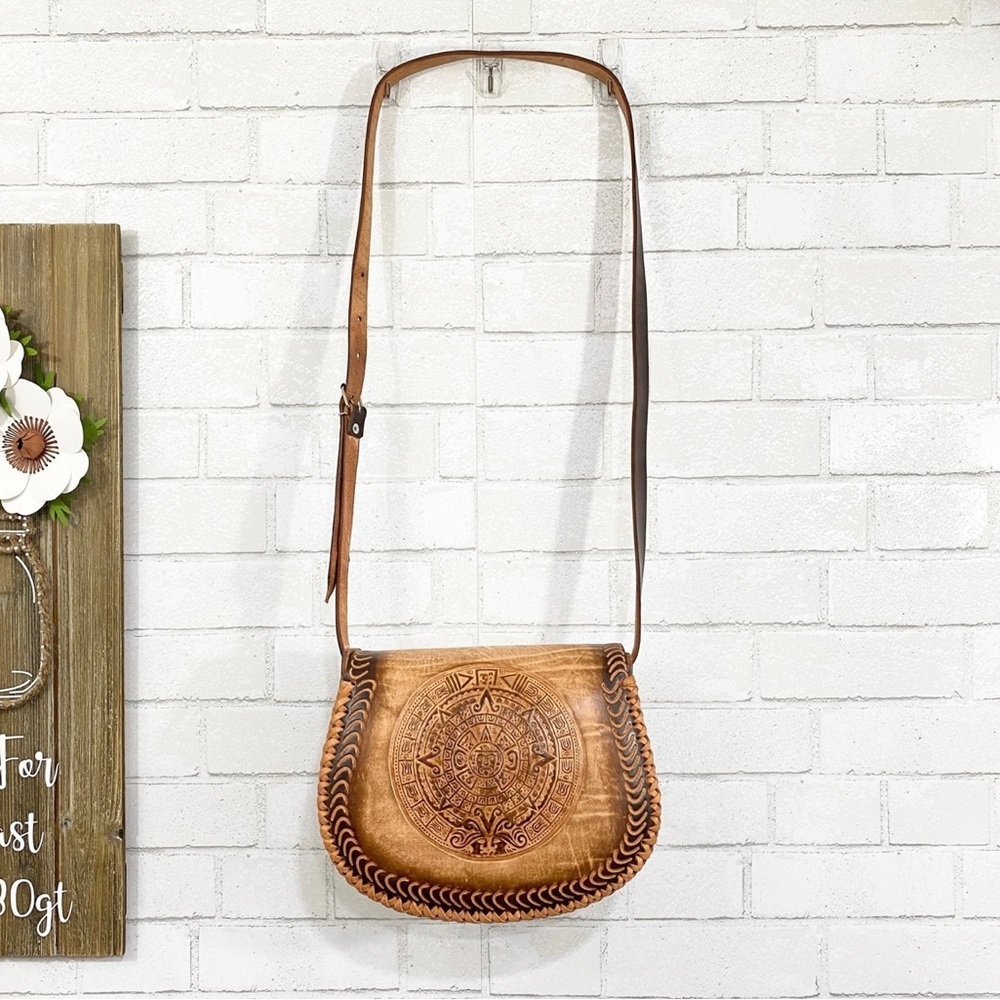Vintage Hand-tooled Leather Handbag - Picture 6 of 9